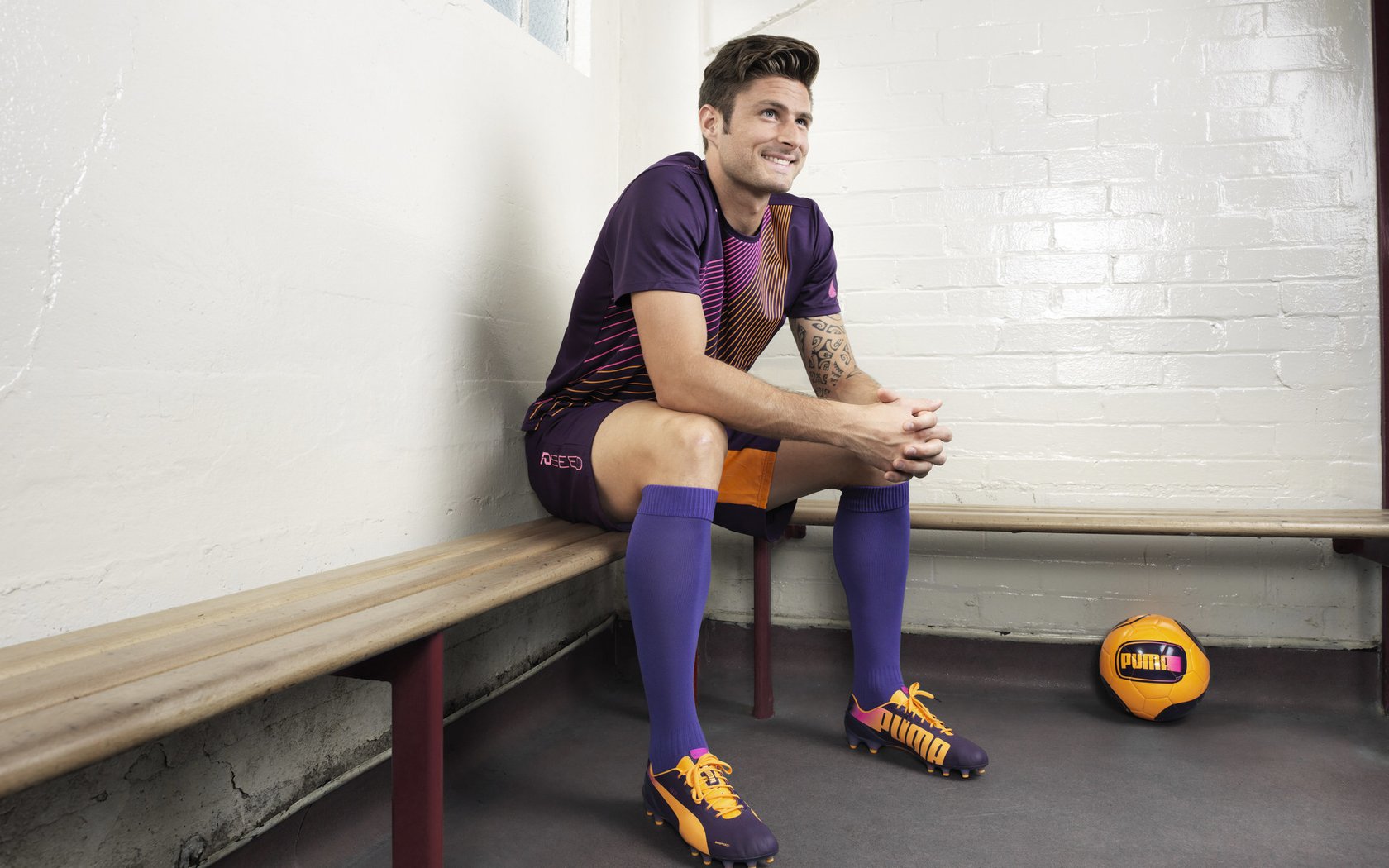 俱乐部忽视青训品牌价值传播,充分利用俱乐部的青训系统培养球员