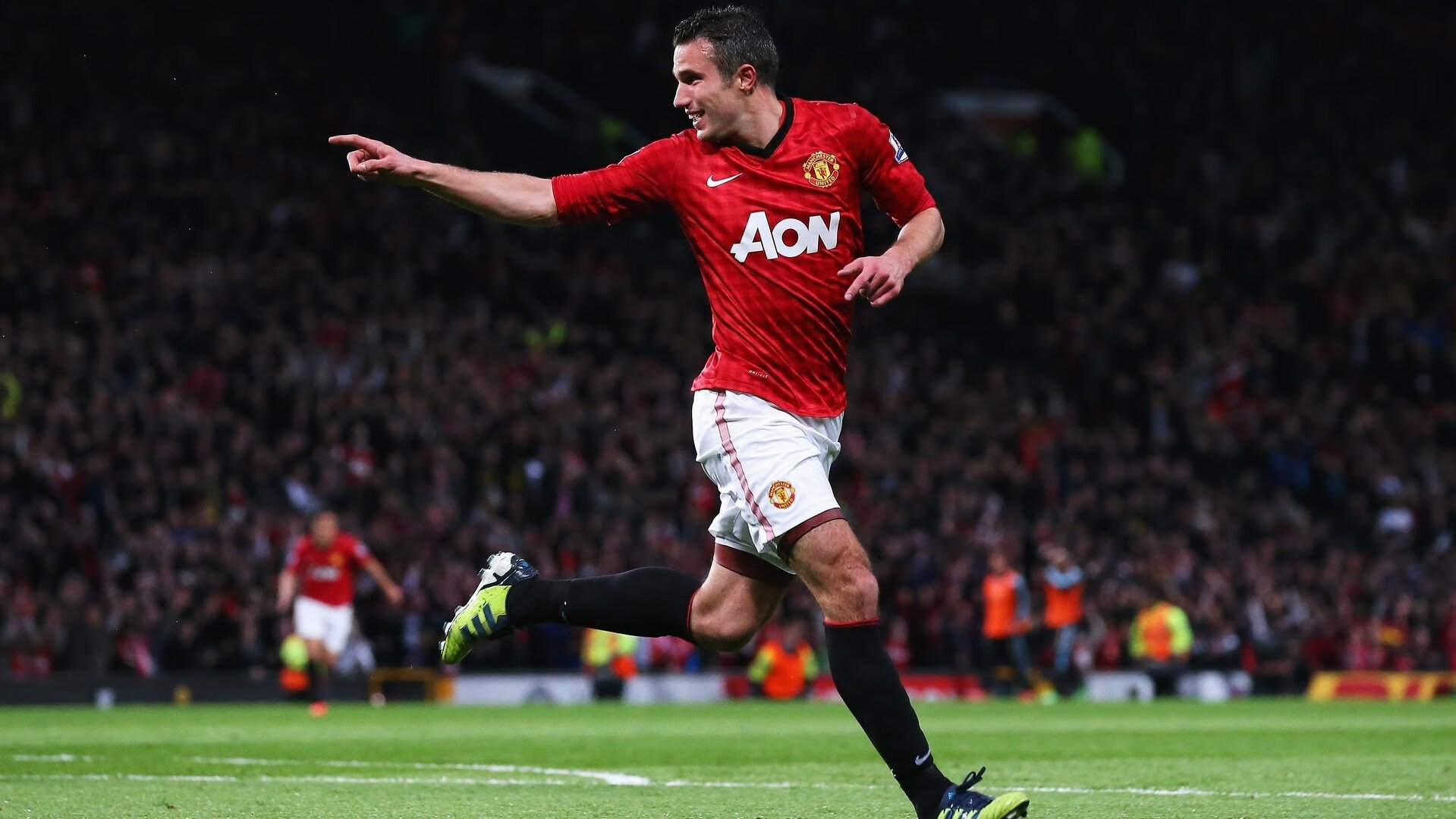 俱乐部忽视青训品牌价值传播,充分利用俱乐部的青训系统培养球员